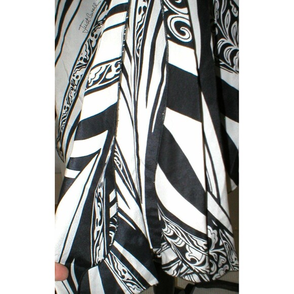 New NWT Womens 10 Italy Designer Silk Blouse Just Cavalli 46 Black White Bell - Picture 5 of 11